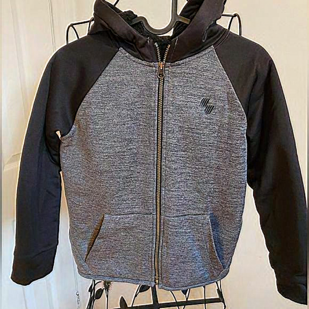 BOYS warm‎ zip up hoodie